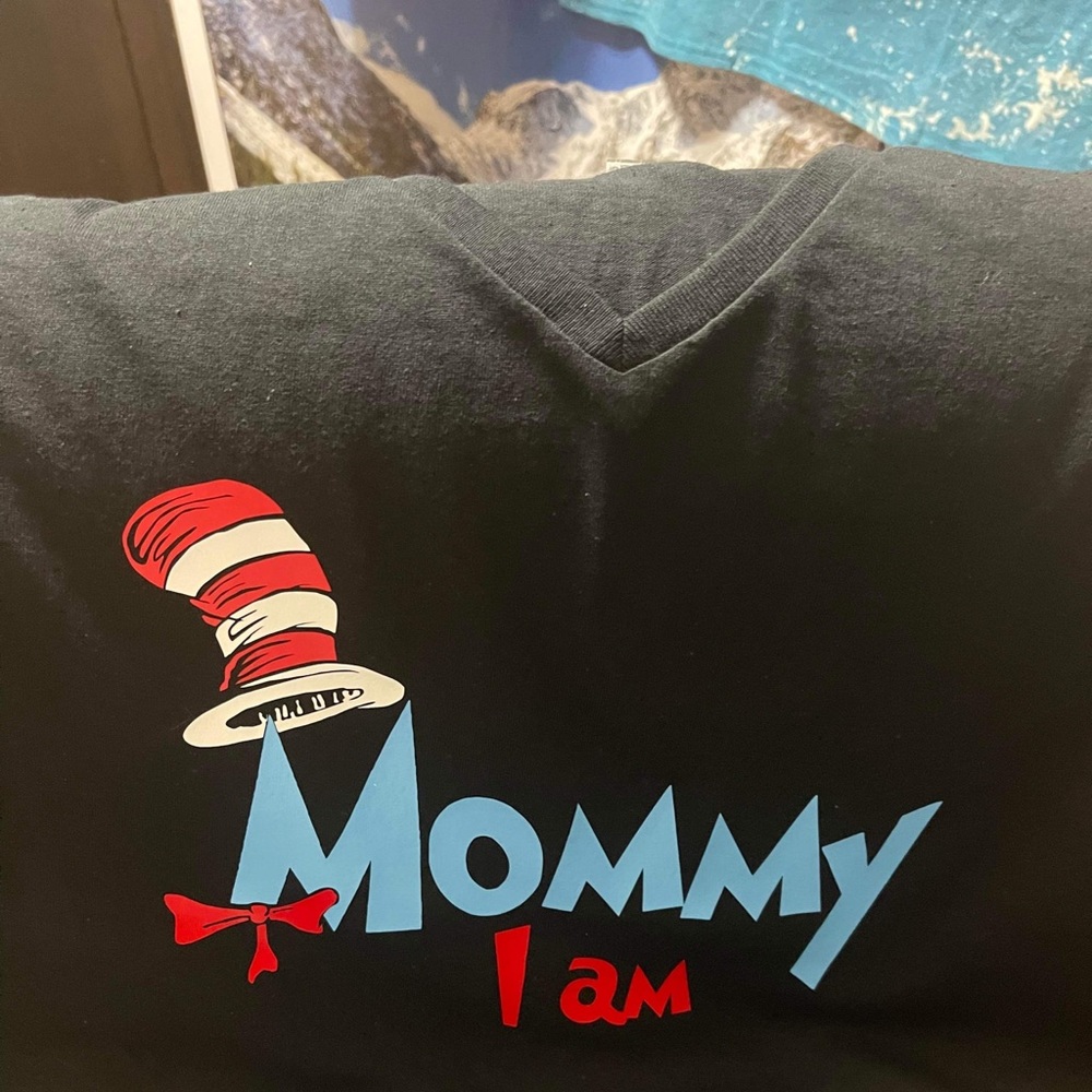 Dr Seuss  tee medium